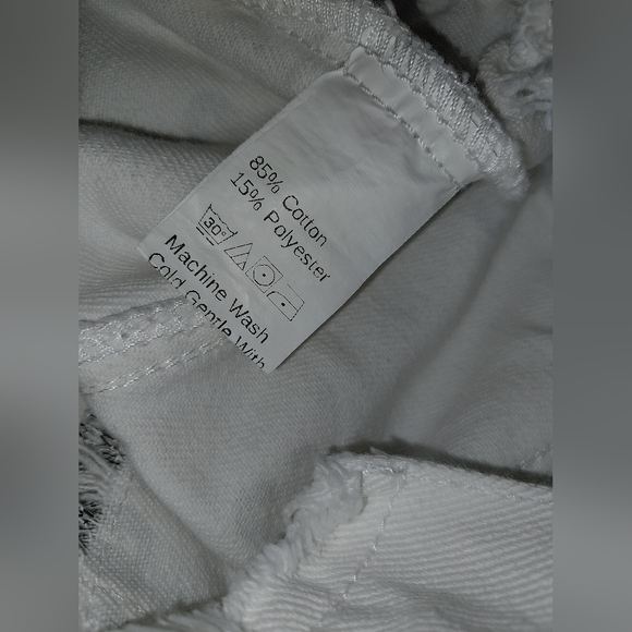 White Boxy "Break" Statement Jacket. Size S - Picture 7 of 7